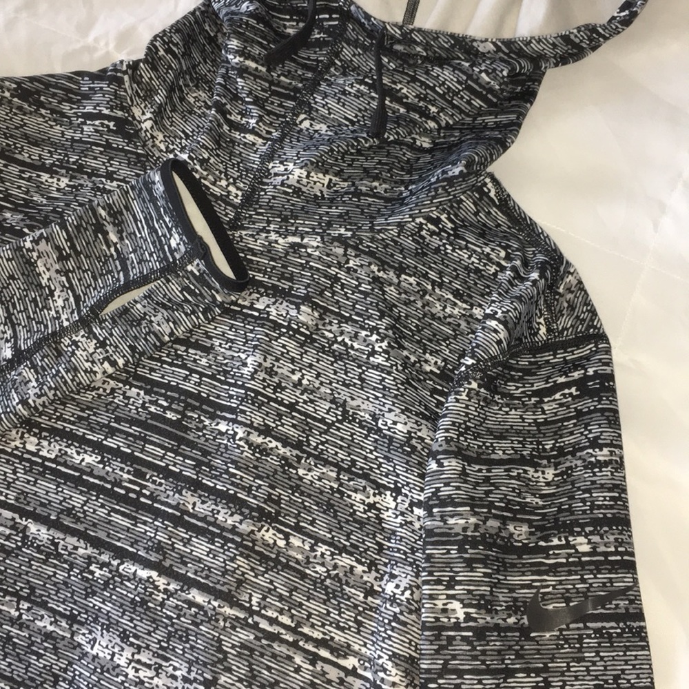 Nike Pro  Hyperwarm Dri-Fit Long Sleeve Size Small